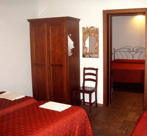 Imagen de la habitación del Helvetia Pisa Tower. Foto 11