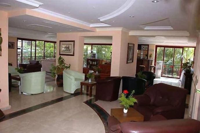 Imagen de los interiores del Hera Beach Hotel. Foto 9
