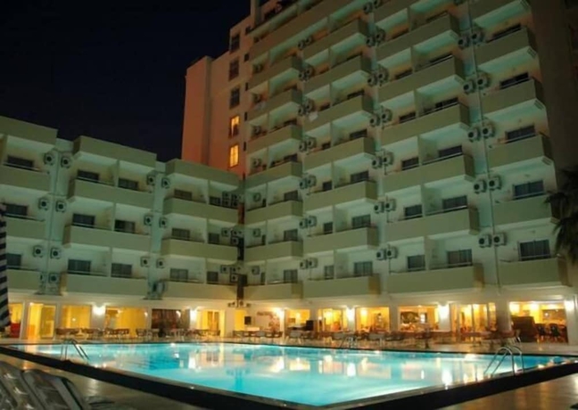 Imagen general del Hera Beach Hotel. Foto 2