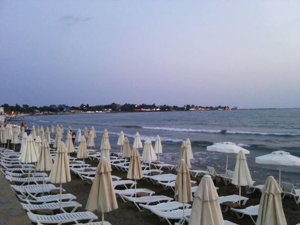 Imagen de los exteriores del Hera Beach Hotel. Foto 7