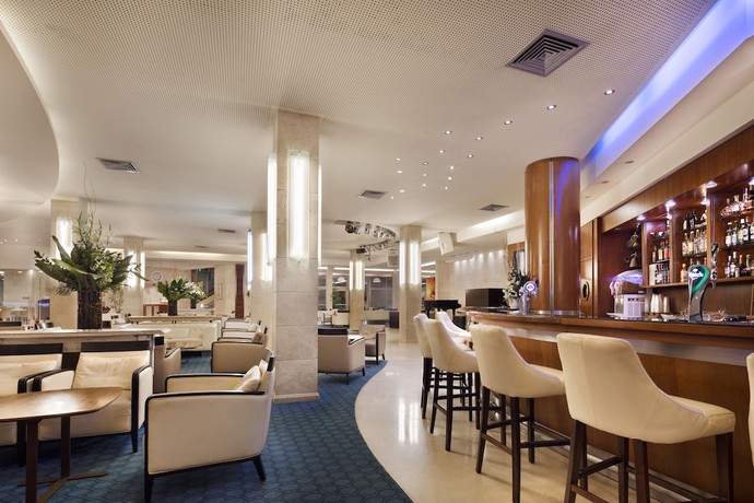 Imagen de los interiores del Herbert Samuel Hod Dead Sea Hotel. Foto 20