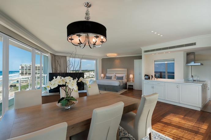 Imagen de la habitación del Herbert Samuel Okeanos Suites Herzilya. Foto 10