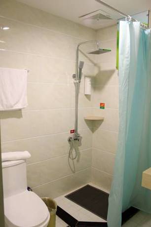 Imagen de la habitación del Hi Inn Xiamen Ji Mei Xue Town Branch (formerly Wan. Foto 6