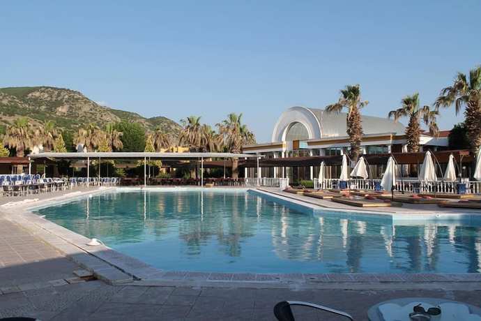 Imagen de la piscina del Hierapolis Termal Hotel. Foto 18