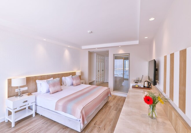 Imagen de la habitación del Hilaris Hotel. Foto 16