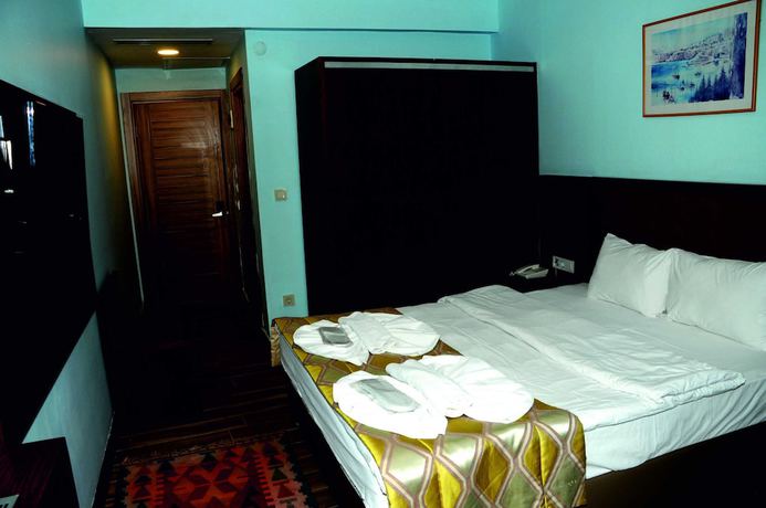Imagen de la habitación del Hill River Hotel. Foto 2