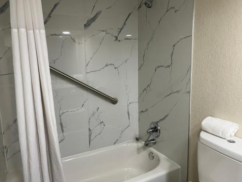 Imagen general del Hilltop Inn & Suites, Yonkers. Foto 5