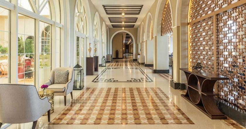 Imagen de los interiores del Hilton Luxury Hotel &ndash; Rooms Only | Mandatory All-Inclusive Paid At Hotel. Foto 10