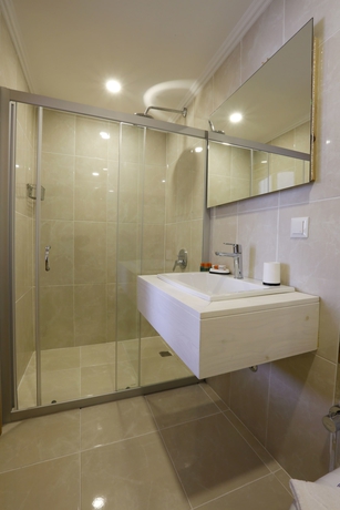 Imagen de la habitación del Himm Hotel. Foto 14