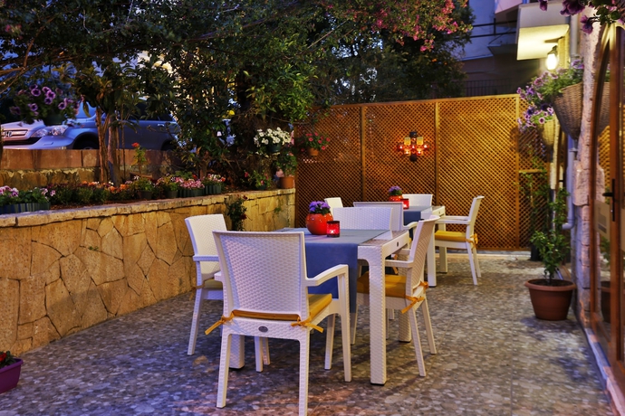 Imagen de los exteriores del Himm Hotel. Foto 19