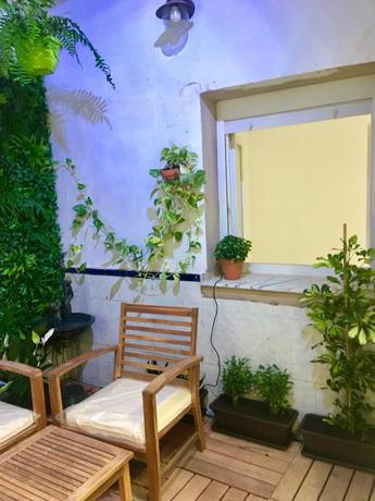 Imagen de los exteriores del Hispania House. Foto 7