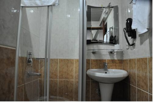 Imagen de la habitación del Hivas Hotel, Estambul. Foto 21