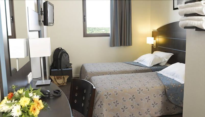 Imagen de la habitación del H&ocirc;tel Akena Gaillac. Foto 9