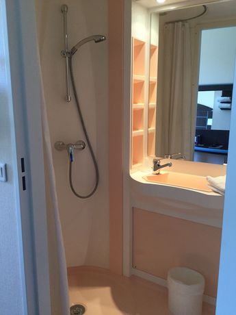 Imagen de la habitación del H&ocirc;tel Akena Gaillac. Foto 15