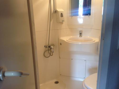 Imagen de la habitación del Hôtel Akena Pierrelaye. Foto 9