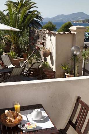 Imagen de la habitación del H&ocirc;tel Almanarre Plage. Foto 8