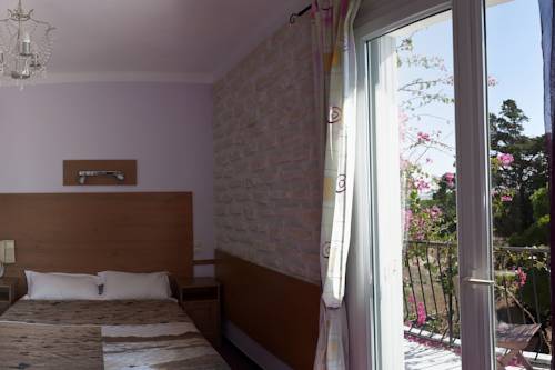 Imagen de la habitación del H&ocirc;tel Almanarre Plage. Foto 13