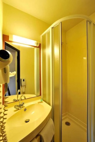 Imagen de la habitación del H&ocirc;tel Amarante Besan&ccedil;on Micropolis. Foto 9