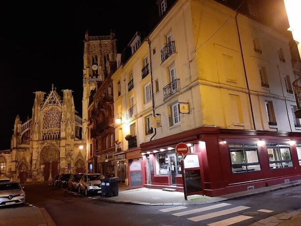 Imagen general del Hôtel Au Grand Duquesne. Foto 1