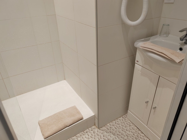 Imagen de la habitación del H&ocirc;tel Au Grand Duquesne. Foto 14