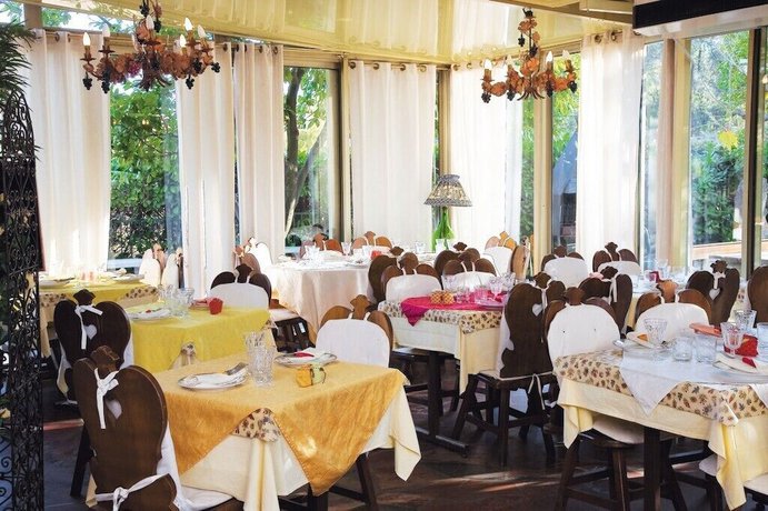 Imagen del bar/restaurante del H&ocirc;tel Auberge du B&eacute;range. Foto 2