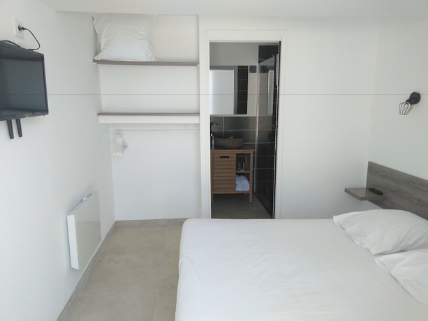 Imagen de la habitación del Hôtel Castel Sainte Anne. Foto 4