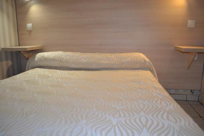 Imagen de la habitación del H&ocirc;tel Concorde, Nimes. Foto 10