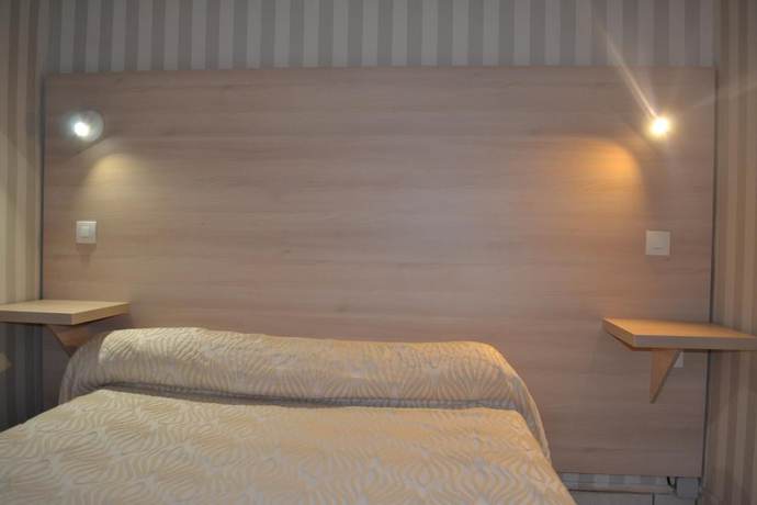 Imagen de la habitación del H&ocirc;tel Concorde, Nimes. Foto 12