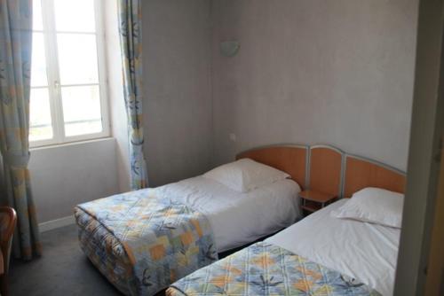 Imagen de la habitación del H&ocirc;tel De France, Montmorillon. Foto 6