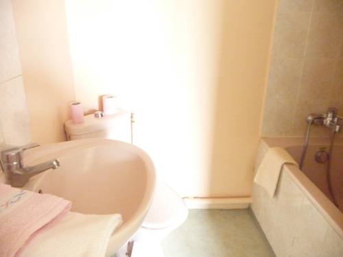Imagen de la habitación del H&ocirc;tel De La Gare, PERIGUEUX. Foto 4