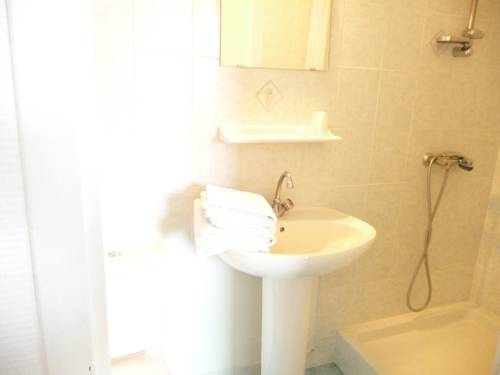 Imagen de la habitación del H&ocirc;tel De La Gare, PERIGUEUX. Foto 8