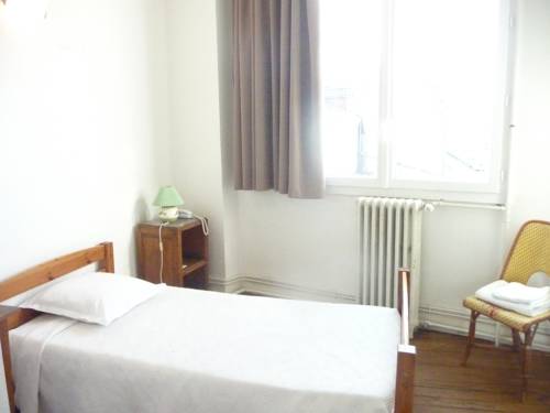 Imagen de la habitación del H&ocirc;tel De La Gare, PERIGUEUX. Foto 11