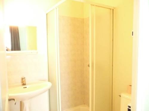 Imagen de la habitación del H&ocirc;tel De La Gare, PERIGUEUX. Foto 14