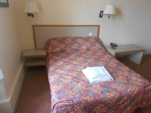 Imagen de la habitación del H&ocirc;tel De La Gare, Romans-sur-Is&egrave;re. Foto 3