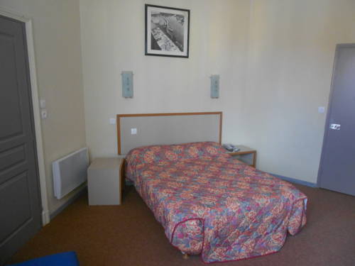 Imagen de la habitación del H&ocirc;tel De La Gare, Romans-sur-Is&egrave;re. Foto 11