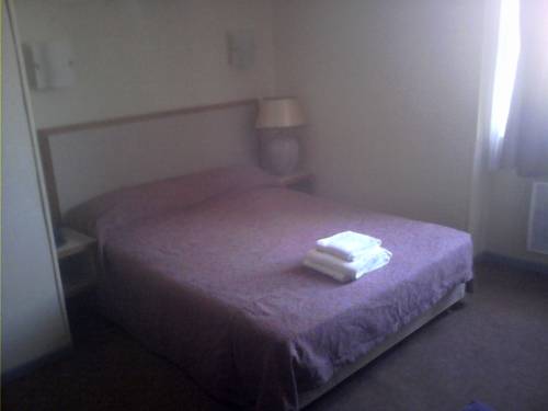 Imagen de la habitación del H&ocirc;tel De La Gare, Romans-sur-Is&egrave;re. Foto 13