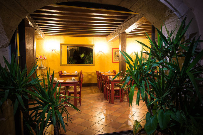 Imagen de la habitación del H&ocirc;tel De La Halle. Foto 9