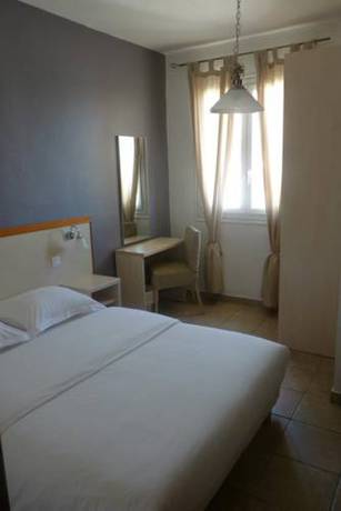 Imagen de la habitación del Hôtel De La Jetée. Foto 15