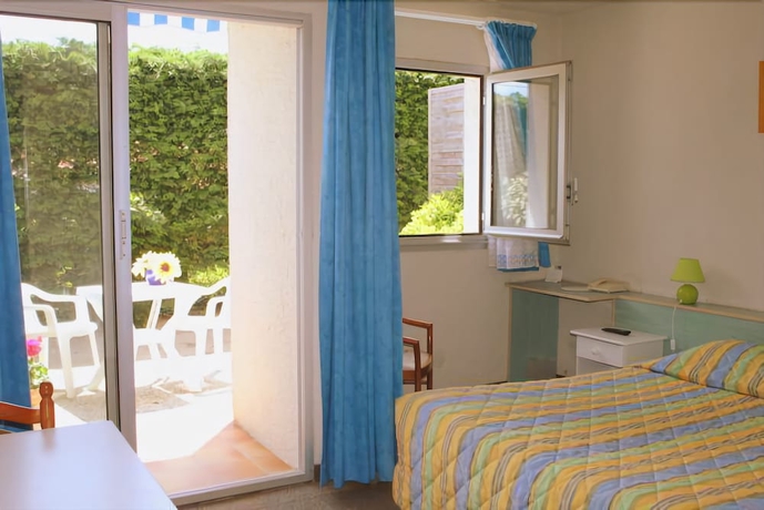 Imagen de la habitación del H&ocirc;tel De La Plage, Saint-Pierre-d'Oleron. Foto 15