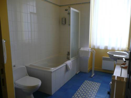 Imagen de la habitación del H&ocirc;tel De La Presqu'ile. Foto 4