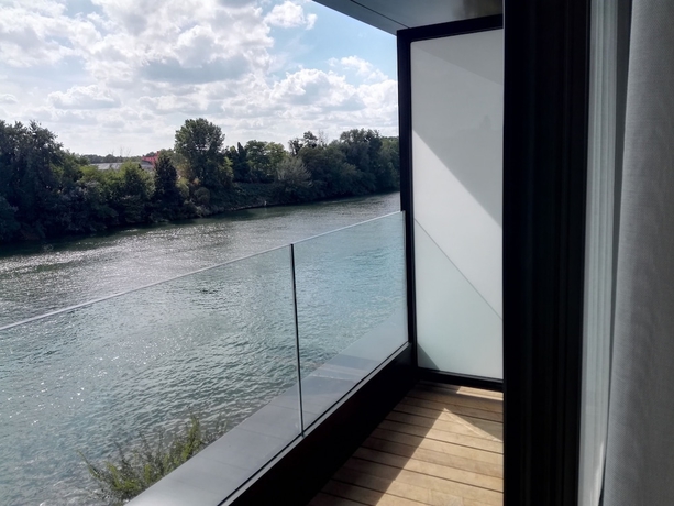 Imagen de la habitación del H&ocirc;tel De La Seine, &Eacute;pinay sur Seine. Foto 3