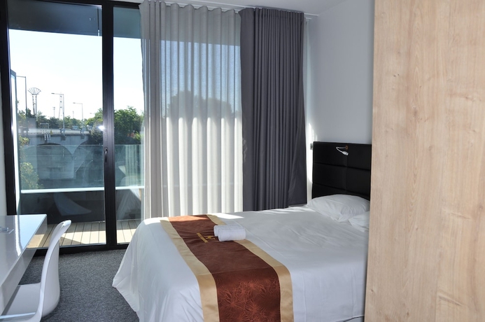 Imagen de la habitación del H&ocirc;tel De La Seine, &Eacute;pinay sur Seine. Foto 6