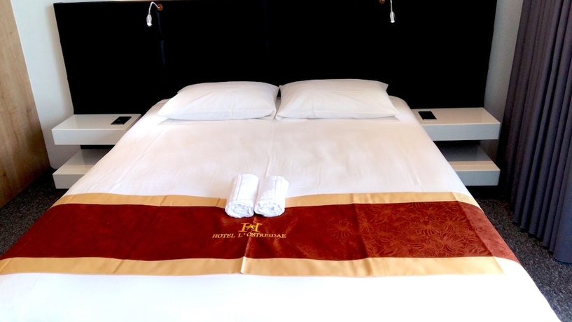 Imagen de la habitación del H&ocirc;tel De La Seine, &Eacute;pinay sur Seine. Foto 11