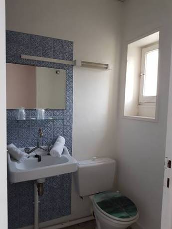 Imagen de la habitación del H&ocirc;tel De Normandie, Saint-Aubin-sur-Mer. Foto 6