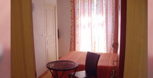 Imagen de la habitación del H&ocirc;tel De Paris, Montpellier. Foto 8
