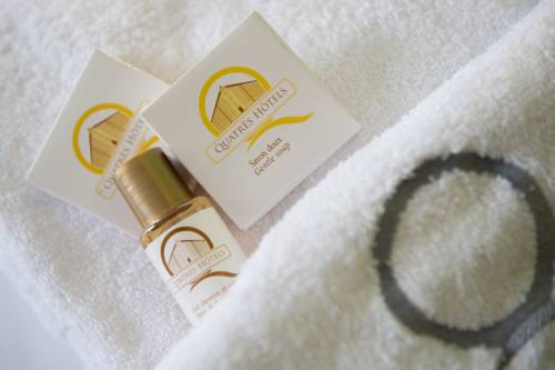 Imagen de la habitación del Hôtel Des 4 Ours. Foto 9