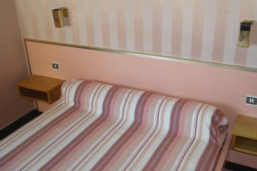 Imagen de la habitación del H&ocirc;tel Des Lys. Foto 3