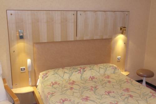 Imagen de la habitación del H&ocirc;tel Des Lys. Foto 9