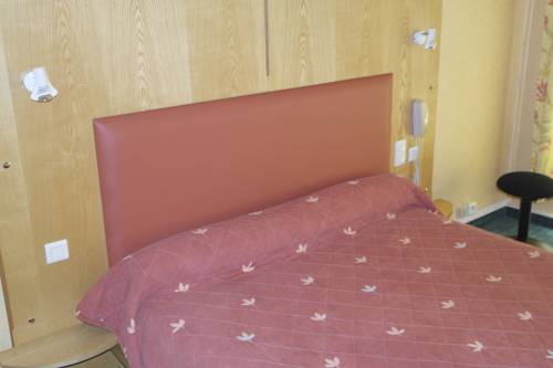 Imagen de la habitación del H&ocirc;tel Des Lys. Foto 10