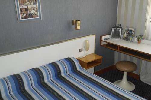 Imagen de la habitación del H&ocirc;tel Des Lys. Foto 16